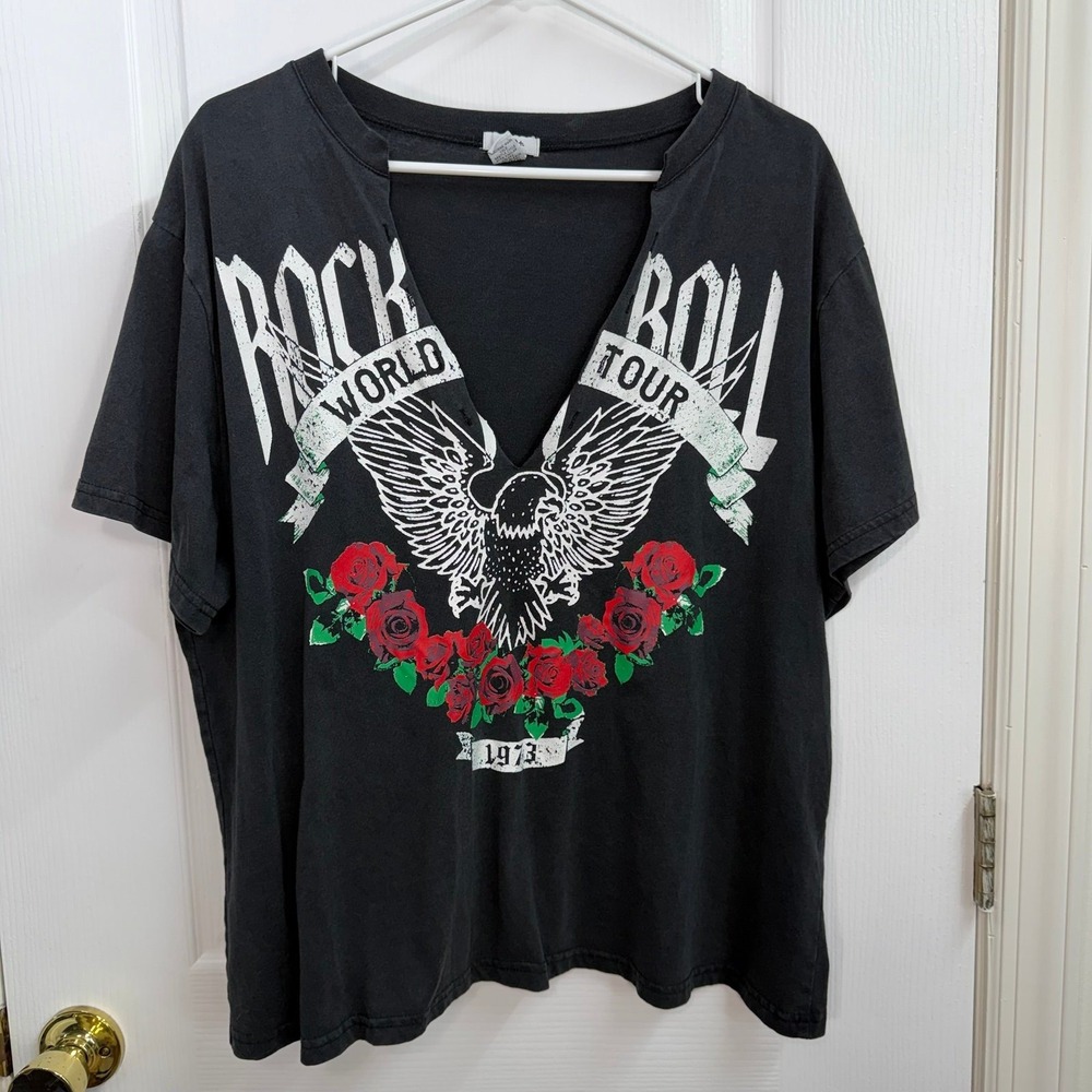 Rue+ Rock Roll World Tour roses v-neck short sleeve 100% cotton tshirt casual 1X